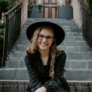 Meet your Posher, Michaela